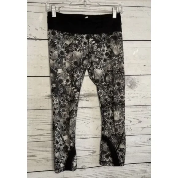 Lululemon Leggings Women Size 4 Black/White Floral Run Inspire Crop All Luxtreme - Picture 9 of 10